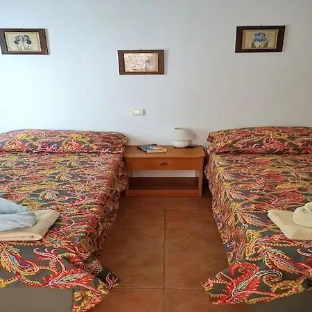 Olive's Apartment-two Bedroom With Terrace Apartment *